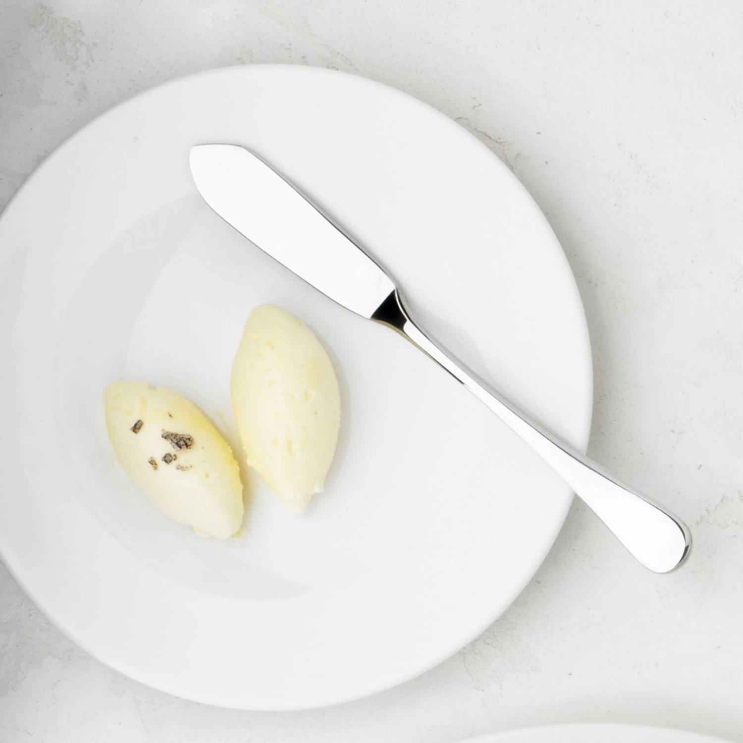 Robert Welch Radford Bright Cheese & Butter Knife Set - Set Of 2 5 Robert Welch Radford Bright Cheese & Butter Knife Set - Set Of 2 - Image 5