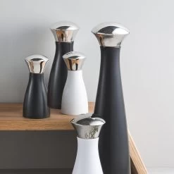 Robert Welch Signature Pepper Mill Medium - Black 7 Robert Welch Signature Pepper Mill Medium - Black -Kitchen Sale Store images 2F42882 9
