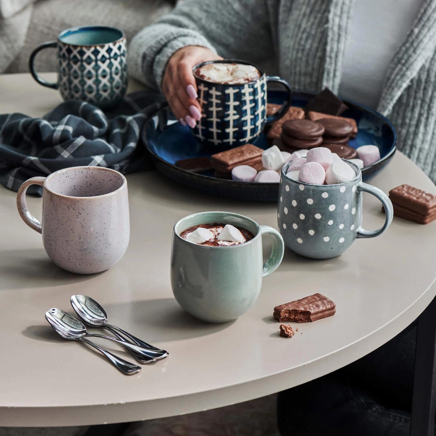 Naoko Mug 380mL - Polka Grey 3 Naoko Mug 380mL - Polka Grey - Image 3