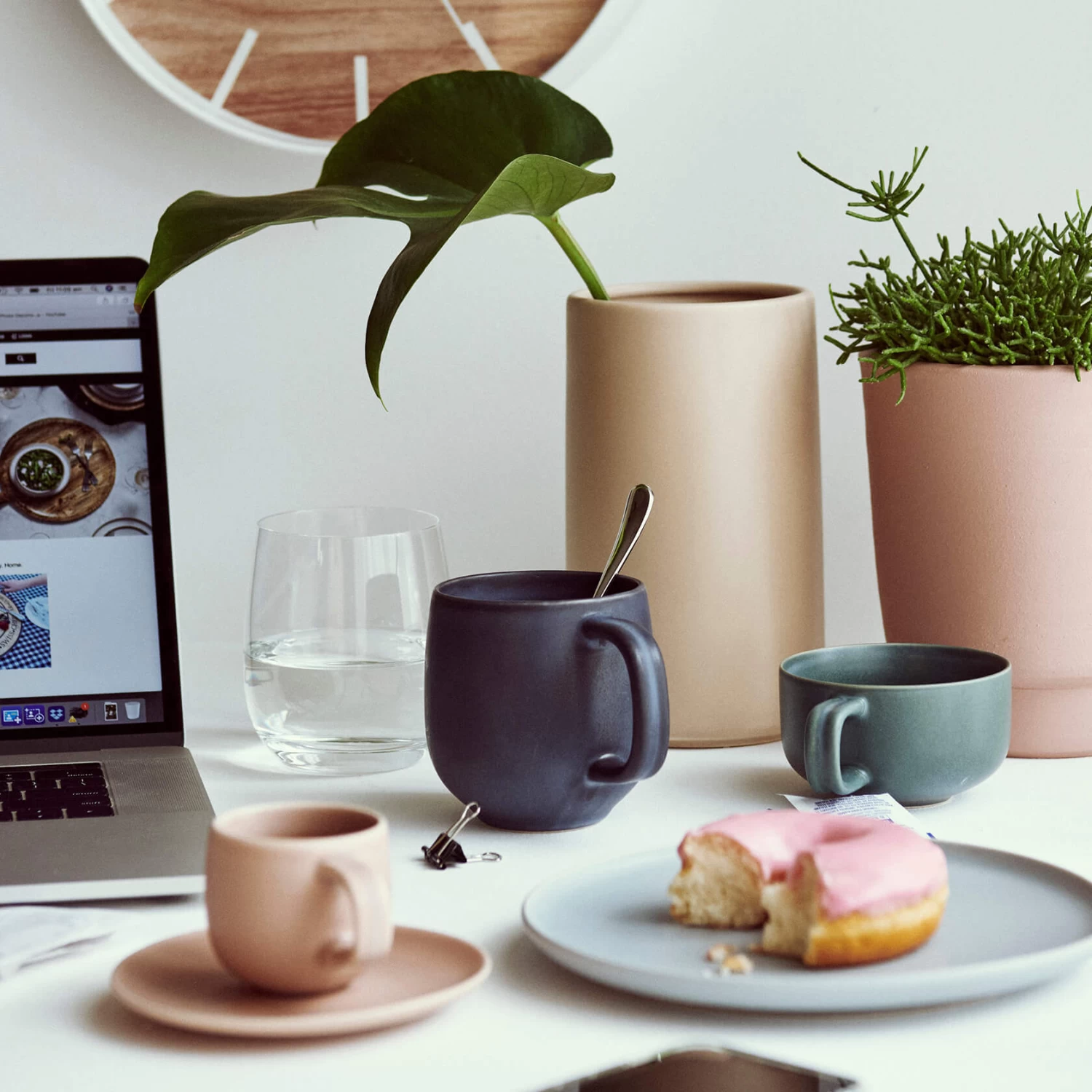 Hue Mug 380mL - Black 3 Hue Mug 380mL - Black - Image 3