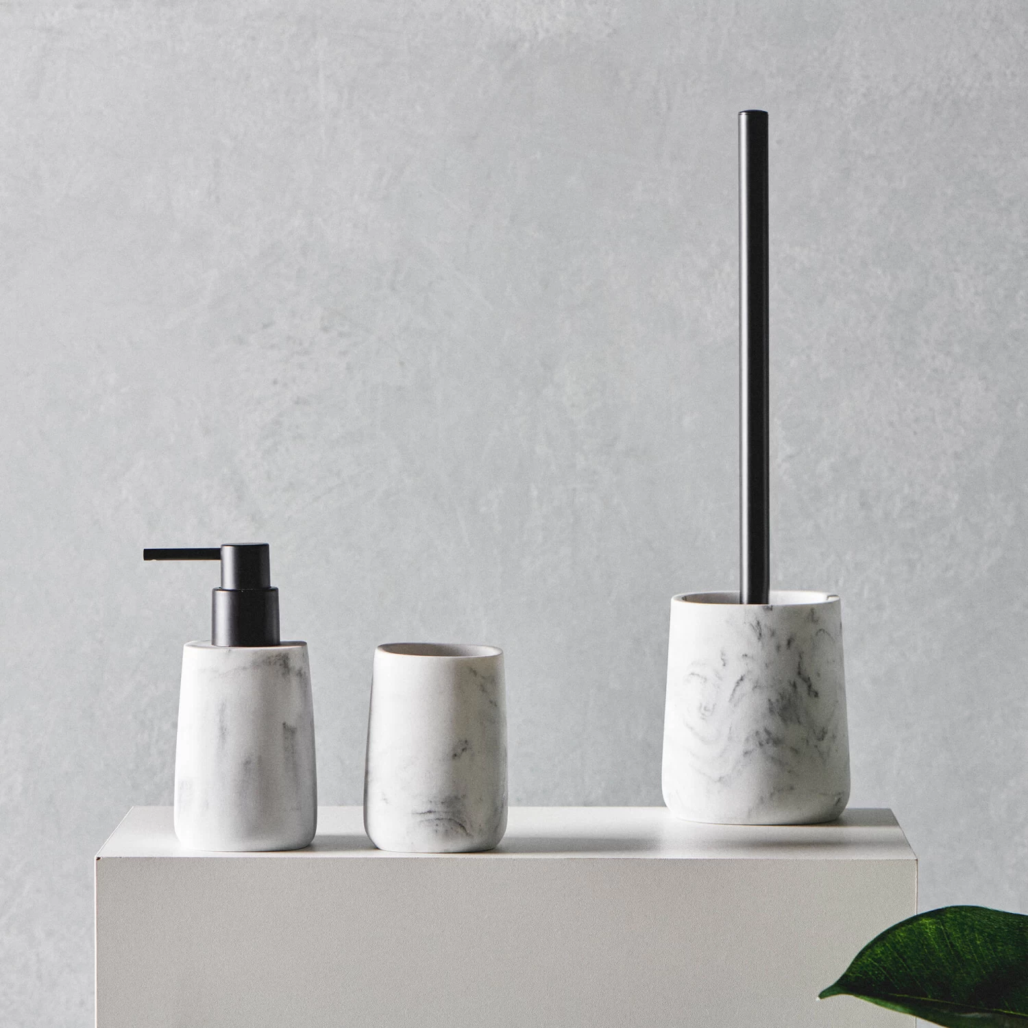 Marmol Dispenser 230mL - White 4 Marmol Dispenser 230mL - White - Image 4